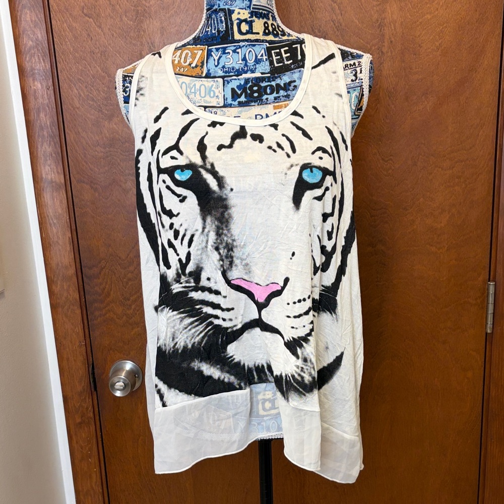 ISSI Tiger Graphic Tank Top size large